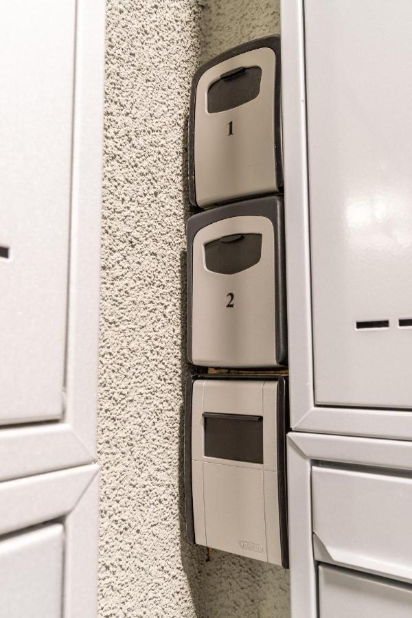 Studio Brand New Apartment #28 In New Building With Free Parking In City Center Praga Exterior foto